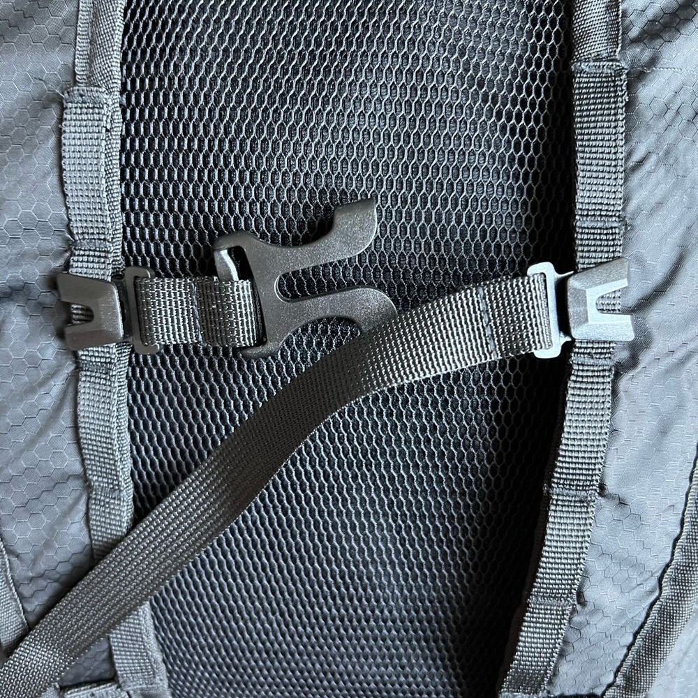 Travoost lightweight backpack 22L - Picture 7 of 11